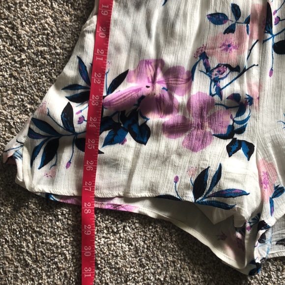 Adorable romper - Picture 2 of 5